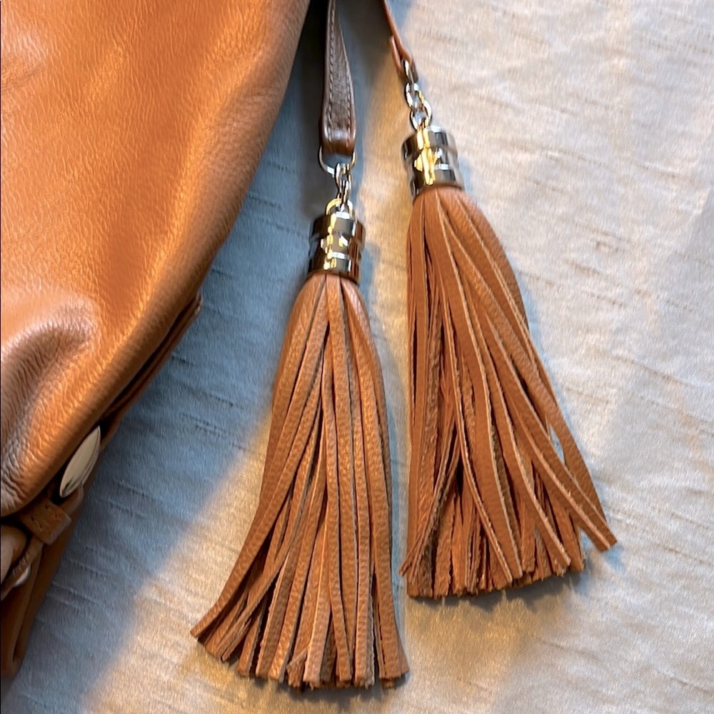 B-Collective by Buxton Elegant Tan Leather Large Hobo Shoulder Bag - Picture 5 of 16